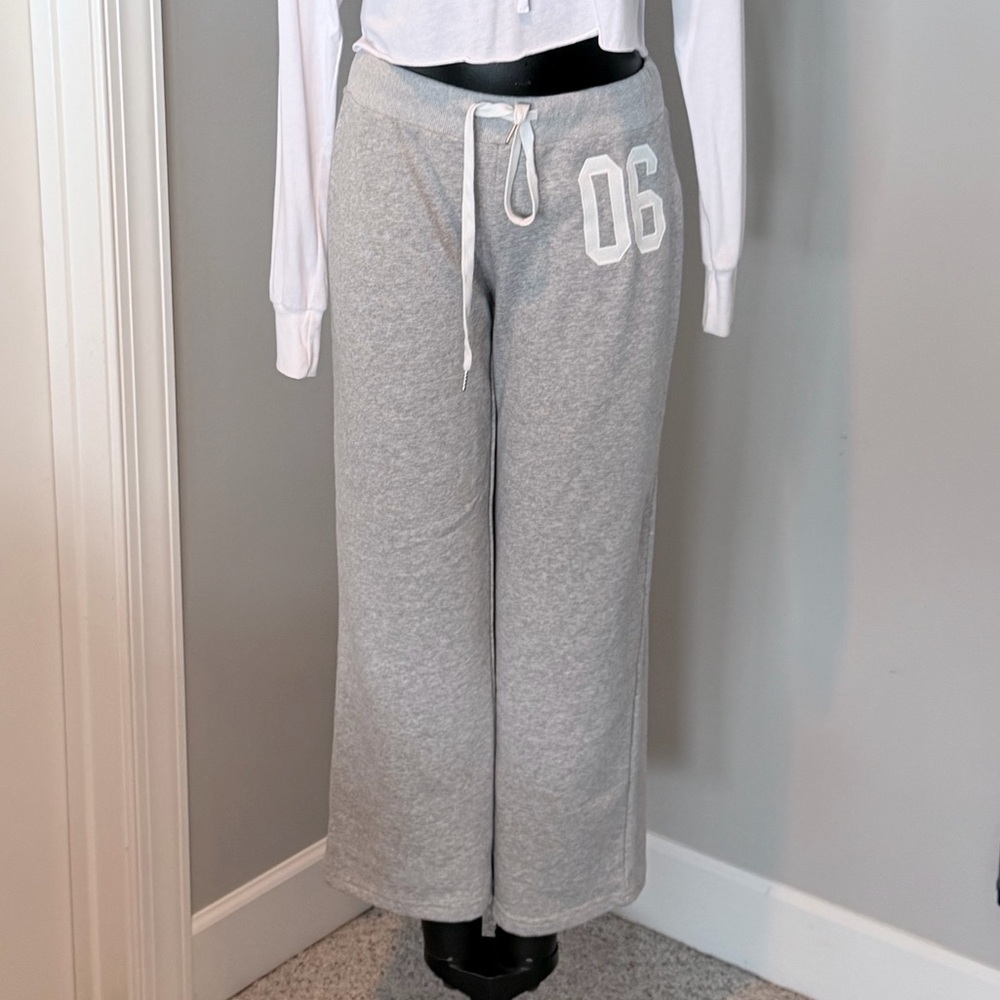 Edikted Gray 06 Sweatpants Size M